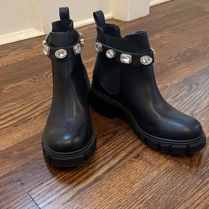 Madden Girl Amulet Boots